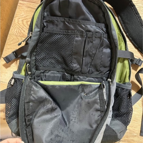 The north face green backpack - Picture 4 of 6